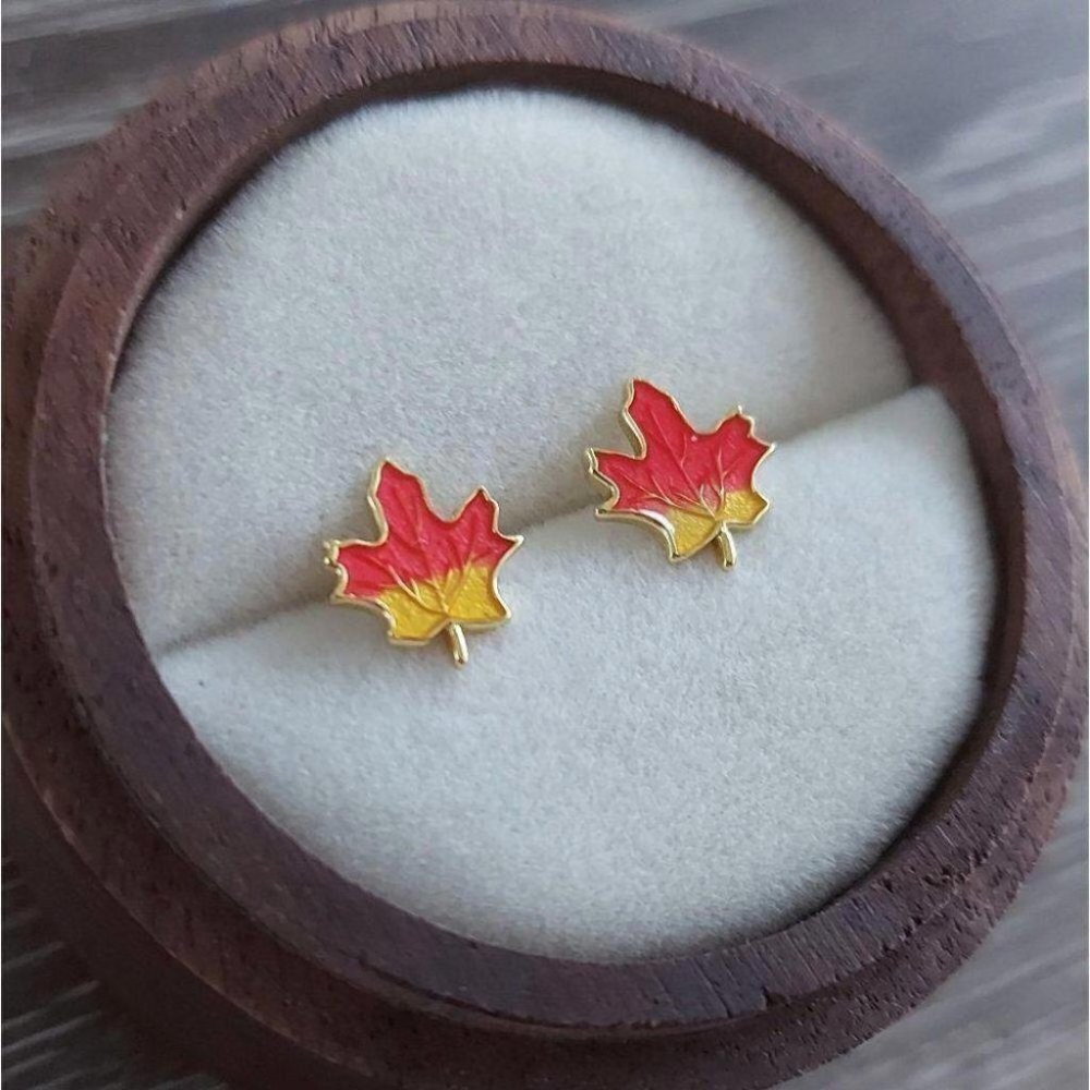 Earrings - Picture 2 of 5